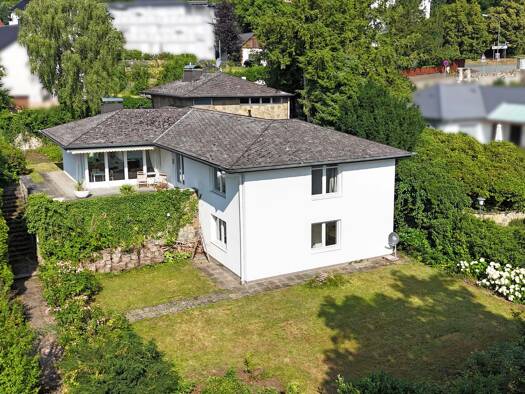 Villa zum Kauf 595.000 € 5,5 Zimmer 264 m² 1.236 m² Grundstück Dillenburg 35683