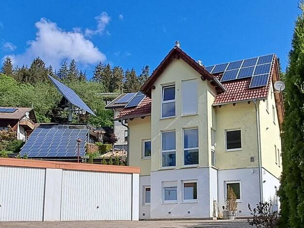 Mehrfamilienhaus zum Kauf provisionsfrei 529.000 € 8,5 Zimmer 185 m² 508 m² Grundstück Talblick 2 Hammereisenbach-Bregenbach Vöhrenbach 78147