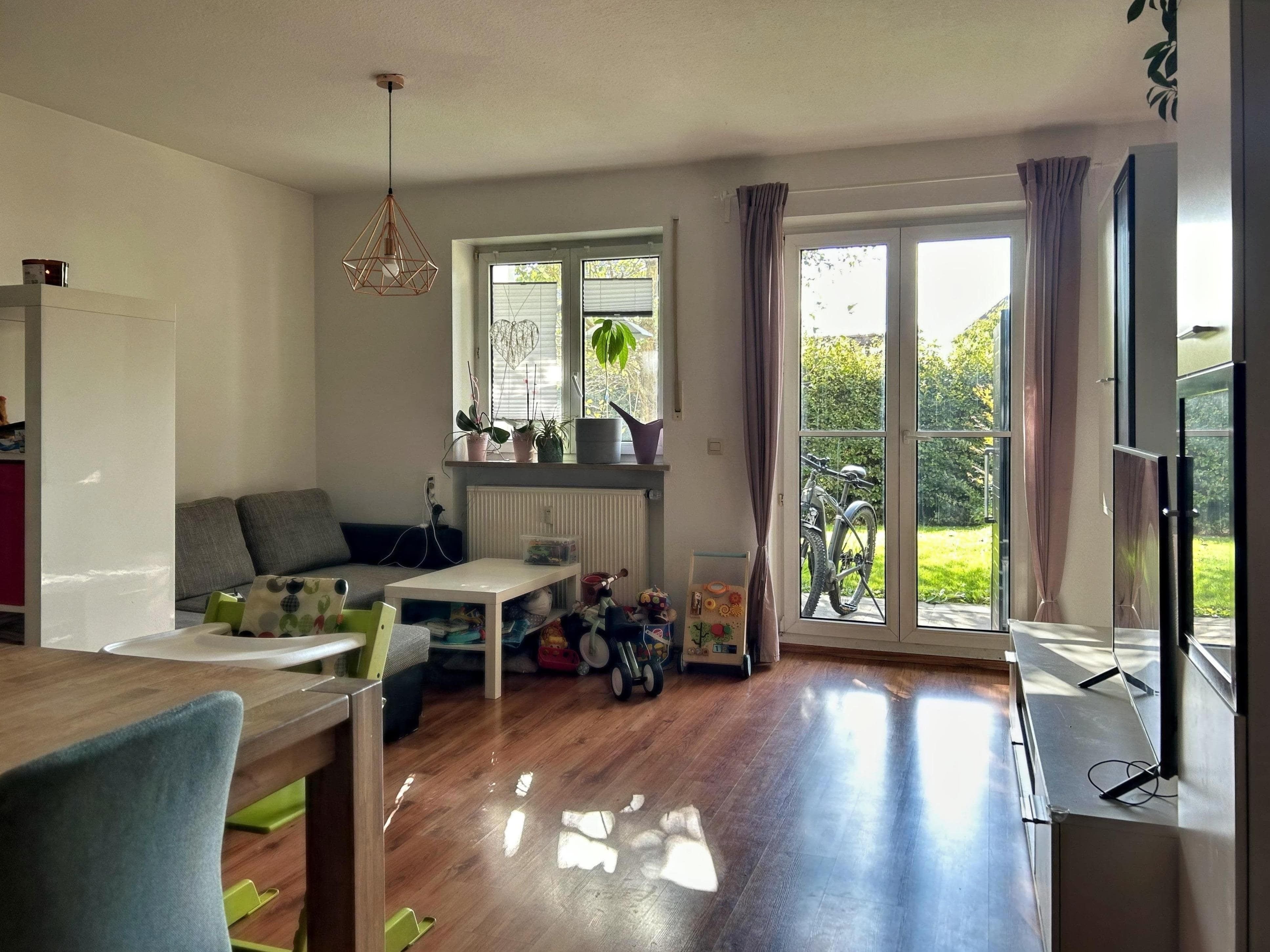 Wohnung zur Miete 700 € 3,5 Zimmer 73 m²<br/>Wohnfläche 01.12.2024<br/>Verfügbarkeit Pfaffenhofen Pfaffenhofen 89284