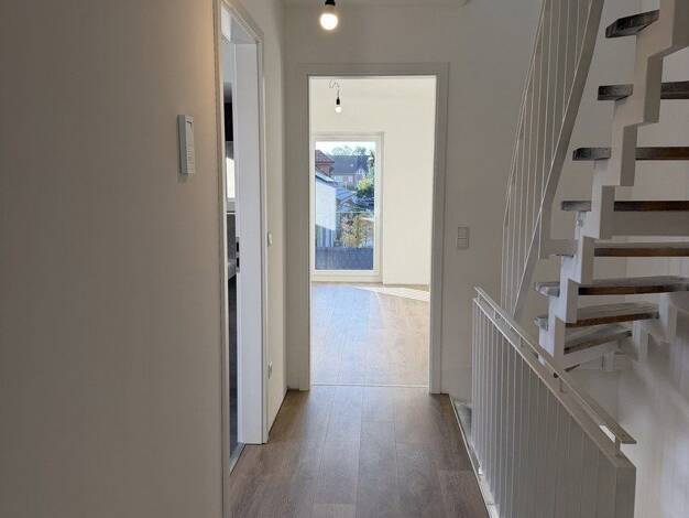 Reihenmittelhaus zur Miete - Erstbezug 2.020 € 5,5 Zimmer 145 m² 170 m² Grundstück Salzkotten Salzkotten 33154