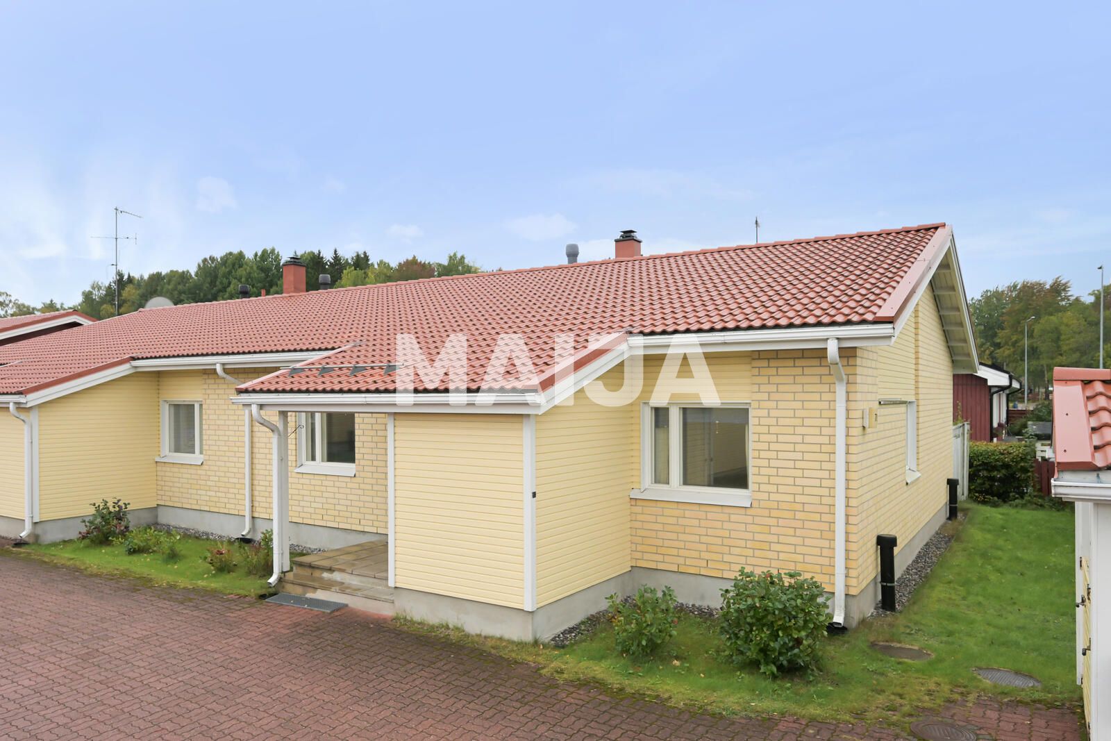 Reihenmittelhaus zum Kauf 460.000 € 3 Zimmer 110 m²<br/>Wohnfläche 2.342 m²<br/>Grundstück Kuusmiehentie 70 Helsinki 00670