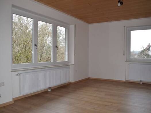 Wohnung zur Miete 950 € 4 Zimmer 88 m² Geschoss 1/3 frei ab 01.09.2026 Strengenbergstraße 14 Rückersdorf Rückersdorf 90607