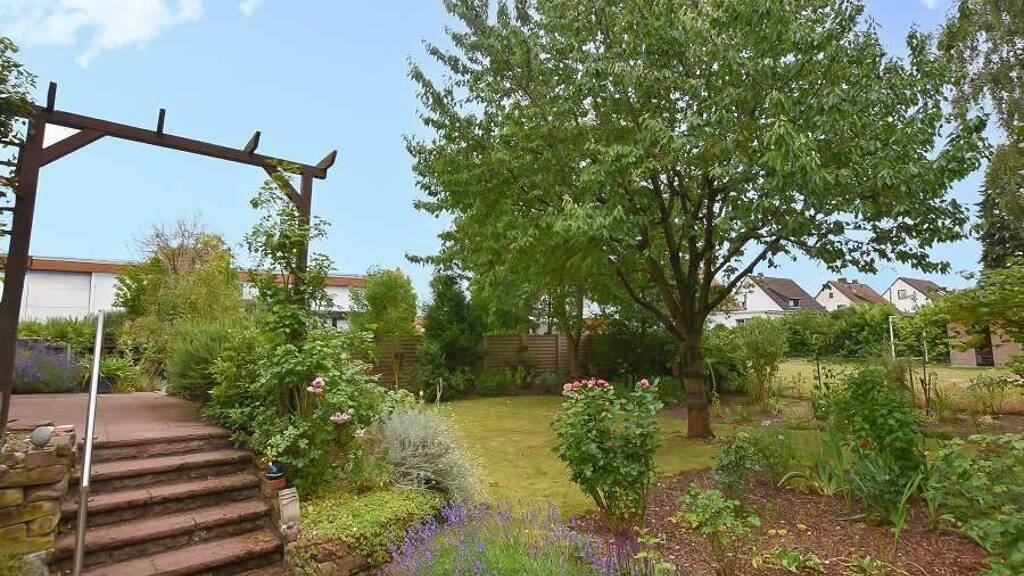 Einfamilienhaus zum Kauf 440.000 € 6 Zimmer 120 m² 725 m² Grundstück Berenbostel Garbsen 30827