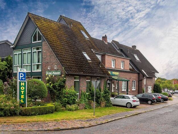 Hotel zum Kauf 795.000 € 11 Zimmer 20 Betten 775 m² Grundstück Jever Jever 26441