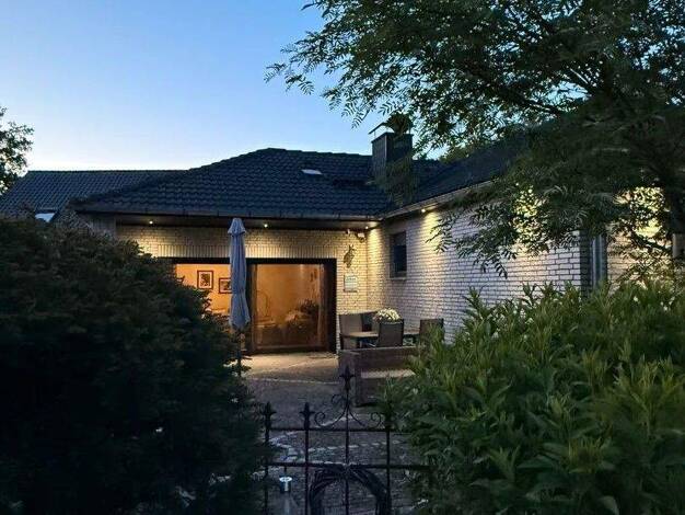 Bungalow zum Kauf provisionsfrei 449.000 € 4 Zimmer 134 m² 966 m² Grundstück Edemissen 31234