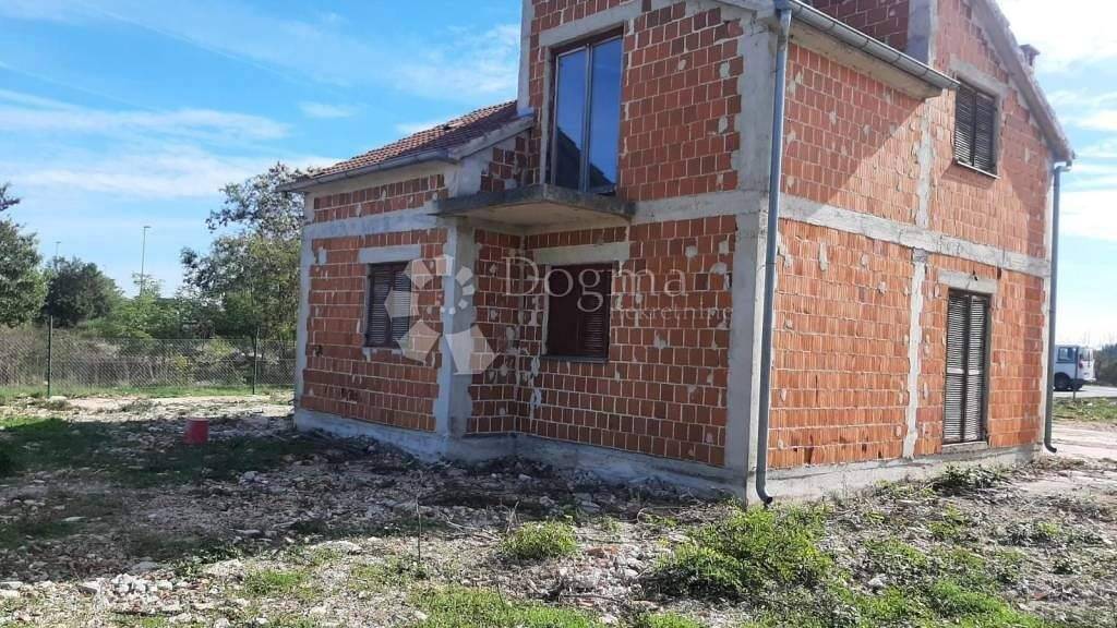 Haus zum Kauf 250.000 € 5 Zimmer 88 m² Policnik