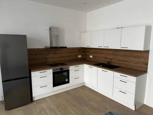 Wohnung zur Miete 648 € 3 Zimmer 81 m² 2. Geschoss Landeskronstraße 32 Innenstadt Görlitz 02826