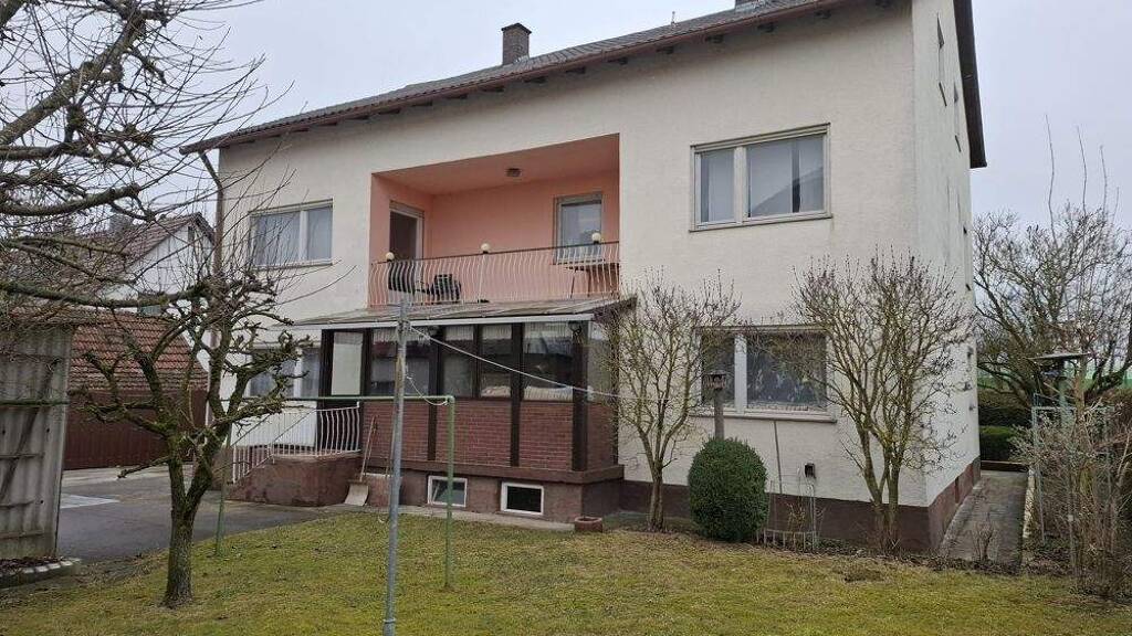 Mehrfamilienhaus zum Kauf 310.000 € 7 Zimmer 230 m² 689 m² Grundstück Straßkirchen 94342