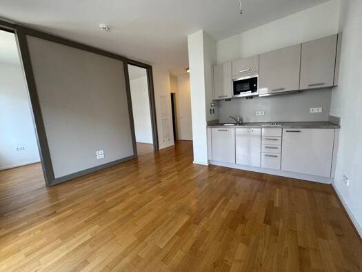 Wohnung zur Miete 627 € 2,5 Zimmer 41,8 m² 2. Geschoss frei ab 01.09.2026 Prager Straße 14 Zentrum-Südost Mitte 04103