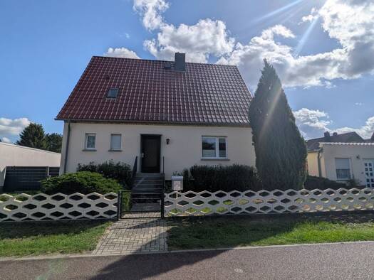 Haus zum Kauf 250.000 € 5 Zimmer 115 m² 492 m² Grundstück Oranienbaum Oranienbaum-Wörlitz 06785