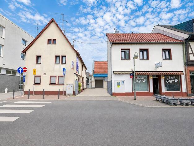 Haus zum Kauf 650.000 € 9 Zimmer 221 m² 424 m² Grundstück Schwanheim Frankfurt am Main 60529