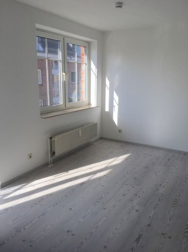 Wohnung zur Miete 290 € 1 Zimmer 32 m²<br/>Wohnfläche 1.<br/>Geschoss Wahlbezirk 06 Itzehoe 25524