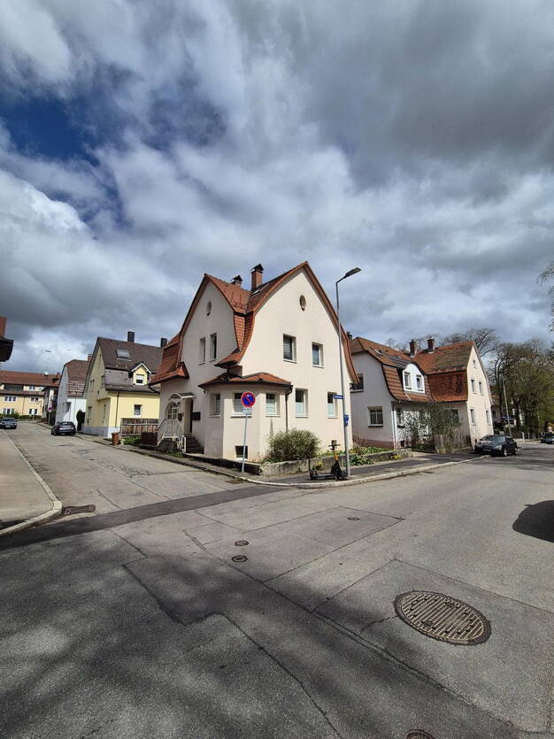 Mehrfamilienhaus zum Kauf provisionsfrei 525.000 € 7 Zimmer 170 m² 223 m² Grundstück Blumenweg 2 Schwenningen Villingen Schwenningen 78056