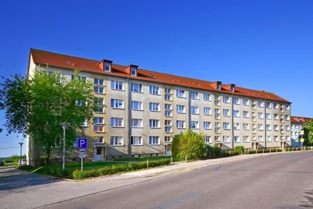 Wohnung zur Miete 389,16 € 3 Zimmer 59,9 m²<br/>Wohnfläche 4.<br/>Geschoss 01.11.2024<br/>Verfügbarkeit Straße der DSF 59 Bergen Bergen auf Rügen 18528