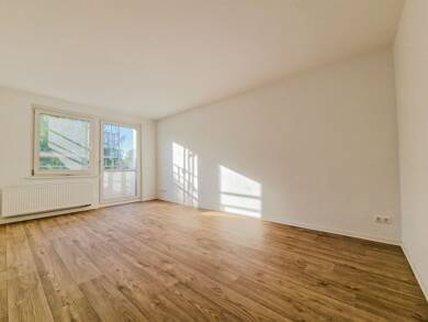 Wohnung zur Miete 321 € 3 Zimmer 60 m² 5. Geschoss frei ab sofort Rothenbacher Kirchsteig 6 Glauchau Glauchau 08371