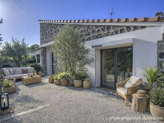Haus zum Kauf 890.000 € 174 m² 800 m² Grundstück Les Plaines-Les Tasses Saint-Raphaël 83700