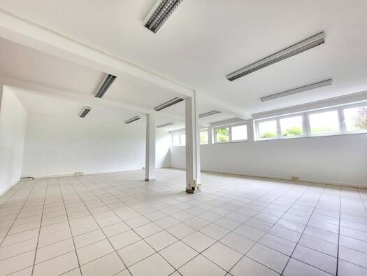 Bürofläche zur Miete 758 € 1 Zimmer 101 m² Bürofläche Sallern-Gallingkofen Regensburg 93057