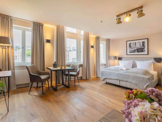 Studio zur Miete Wohnen auf Zeit 2.595 € 1 Zimmer 43 m² frei ab 01.04.2026 Innenstadt Frankfurt am Main 60313