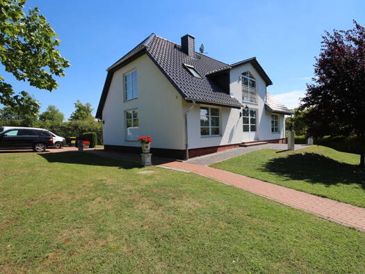 Mehrfamilienhaus zum Kauf 790.000 € 9 Zimmer 224 m² 7.762 m² Grundstück Fürstenwerder Nordwestuckermark 17291