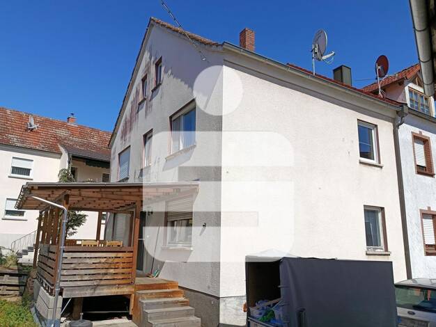 Doppelhaushälfte zum Kauf 145.000 € 6 Zimmer 124 m² 744 m² Grundstück frei ab sofort Katzenbach Burkardroth 97705