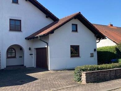 Haus zum Kauf 470.000 € 8 Zimmer 240 m² 565 m² Grundstück frei ab sofort Uettingen 97292