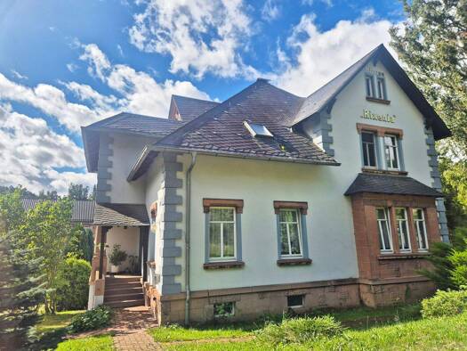 Haus zum Kauf 419.500 € 7 Zimmer 292,8 m² 3.244 m² Grundstück frei ab sofort Diedenhainer Weg 5 Waldheim 04736