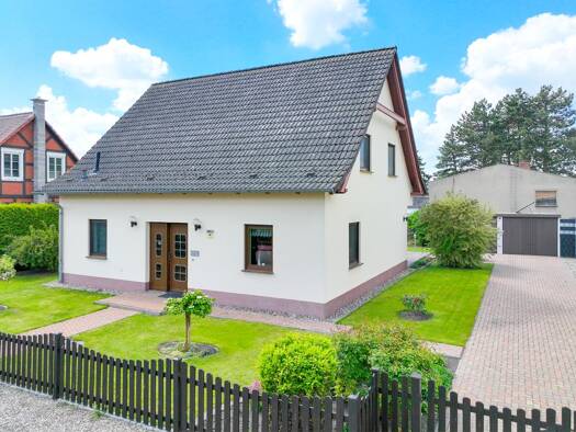 Haus zum Kauf 260.000 € 5 Zimmer 143 m² 643 m² Grundstück Seehausen Seehausen 39615