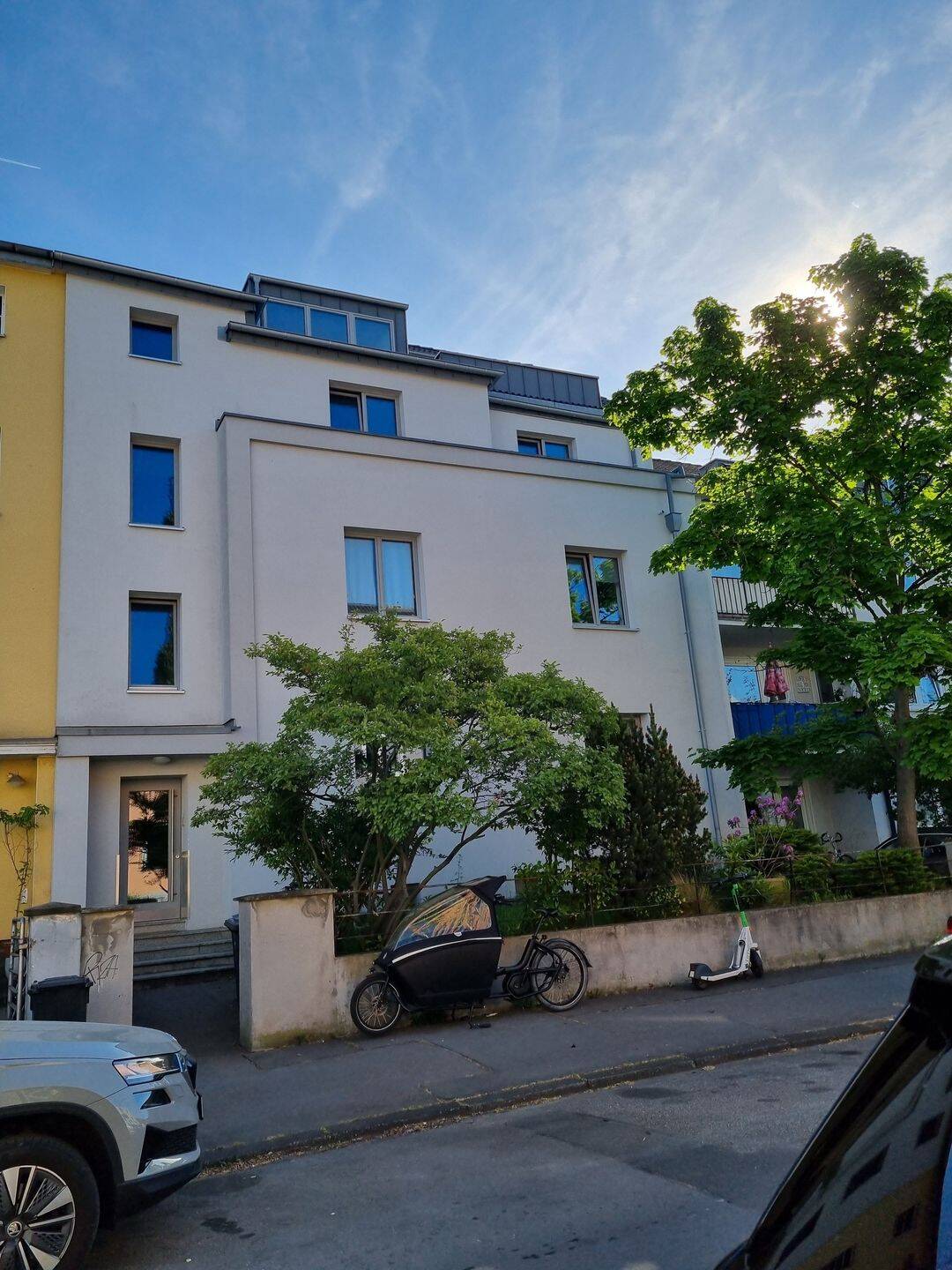Freie, frisch sanierte 2-Zimmer -ETW im Dachgeschoß mit Terrasse im begehrten Wohnviertel Köln-Ehrenfeld. – Baadenberger Str., 50825 Köln – Vorschaubild 2