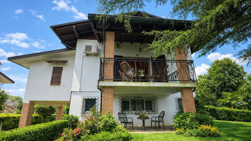 Villa zum Kauf 225.000 € 6 Zimmer 183 m² 2.430 m² Grundstück frei ab sofort Via dello Stella Precenicco 33050