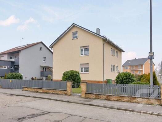 Mehrfamilienhaus zum Kauf 419.000 € 4 Zimmer 140 m² 655 m² Grundstück Saltendorf Teublitz 93158