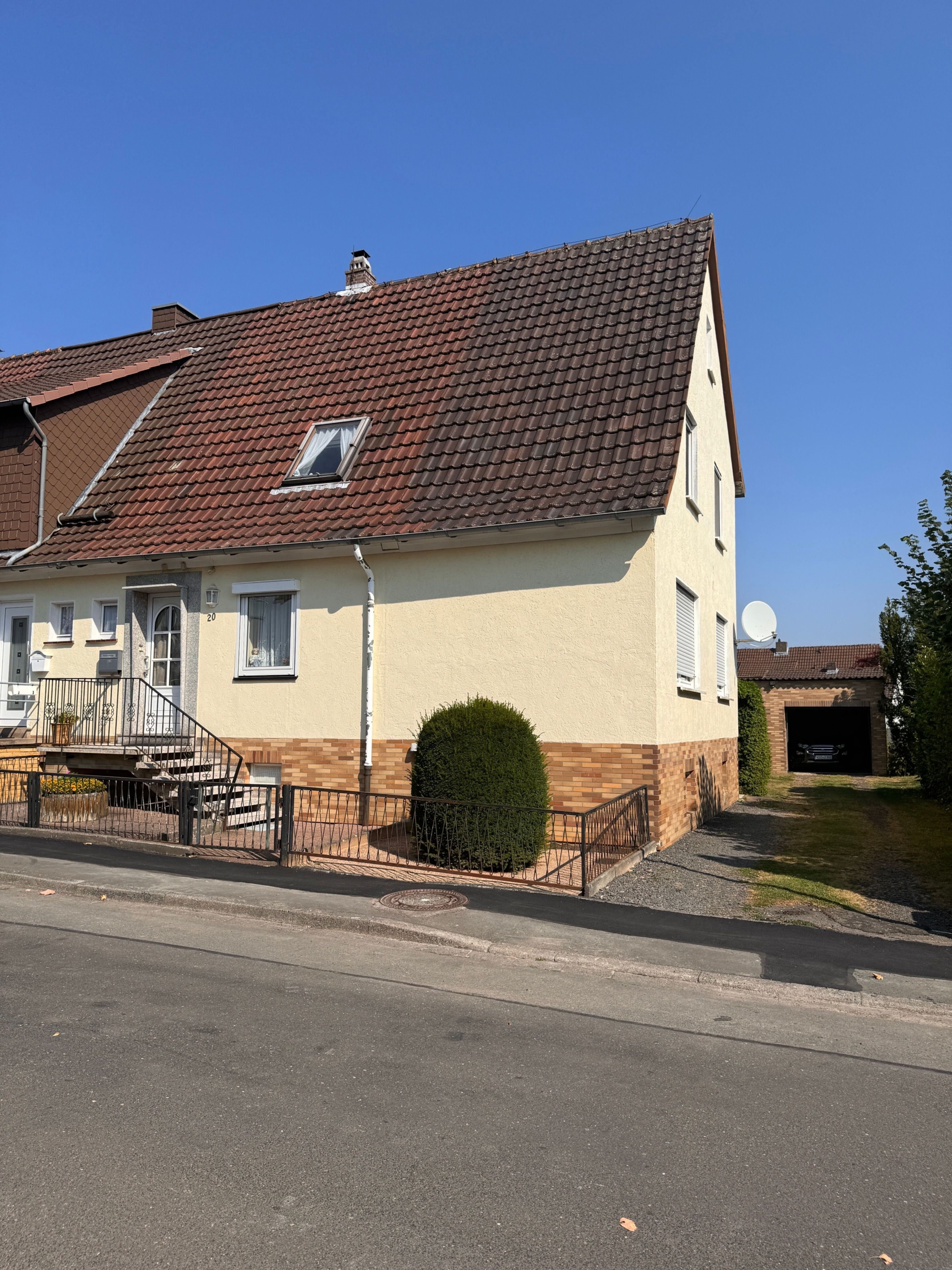 Reihenendhaus zum Kauf 209.000 € 6 Zimmer 112 m²<br/>Wohnfläche 453 m²<br/>Grundstück 01.03.2025<br/>Verfügbarkeit Hessisch Lichtenau Hessisch Lichtenau 37235