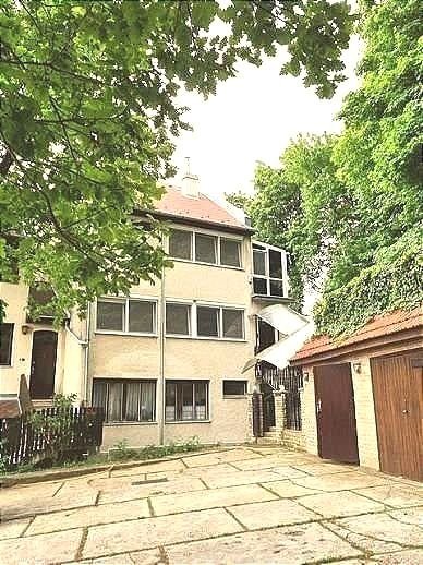 Haus zum Kauf 300.000 € 5 Zimmer 186 m²<br/>Wohnfläche 376 m²<br/>Grundstück Matyas Kiraly ut Budapest 1125