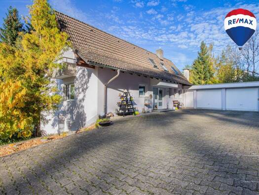Mehrfamilienhaus zum Kauf 685.000 € 9 Zimmer 249 m² 2.054 m² Grundstück Weizen Stühlingen 79780