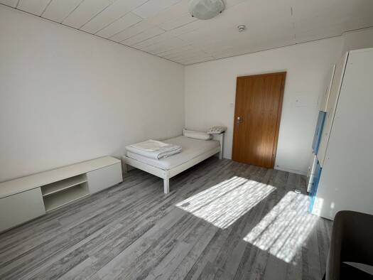 WG-Zimmer zur Miete 675 € 15,1 m² Geschoss EG/3 frei ab sofort Stammheim Köln 51061