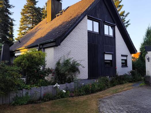 Mehrfamilienhaus zum Kauf provisionsfrei 750.000 € 4 Zimmer 154 m² 741 m² Grundstück Unterasbach Oberasbach 90522