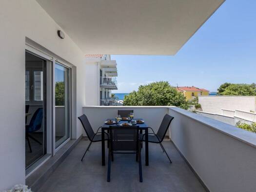 Einfamilienhaus zum Kauf 1.090.000 € 14 Zimmer Rogoznica 22203