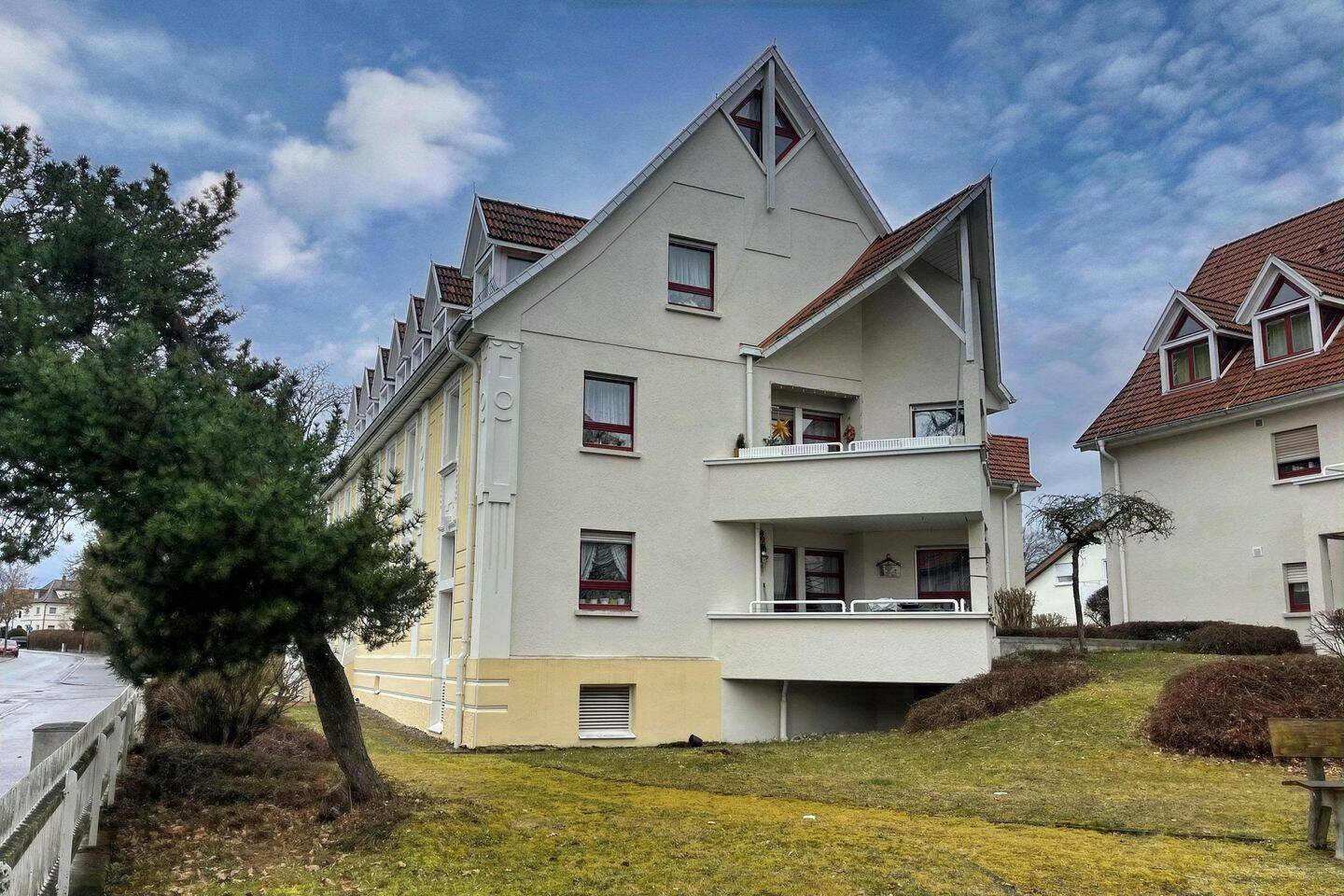 Immobilie in Trossingen - REDUZIERT: Vermietete 4,5-Zimmer-Wohnung mit Balkon und Tiefgarage in Trossingen - Bild 3