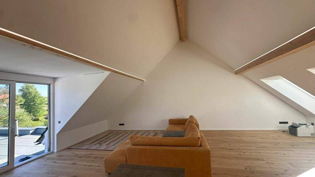 Wohnung zur Miete 2.100 CHF 5,5 Zimmer 185 m² 2. Geschoss frei ab sofort Junkerstrasse 58 Büsingen 78266