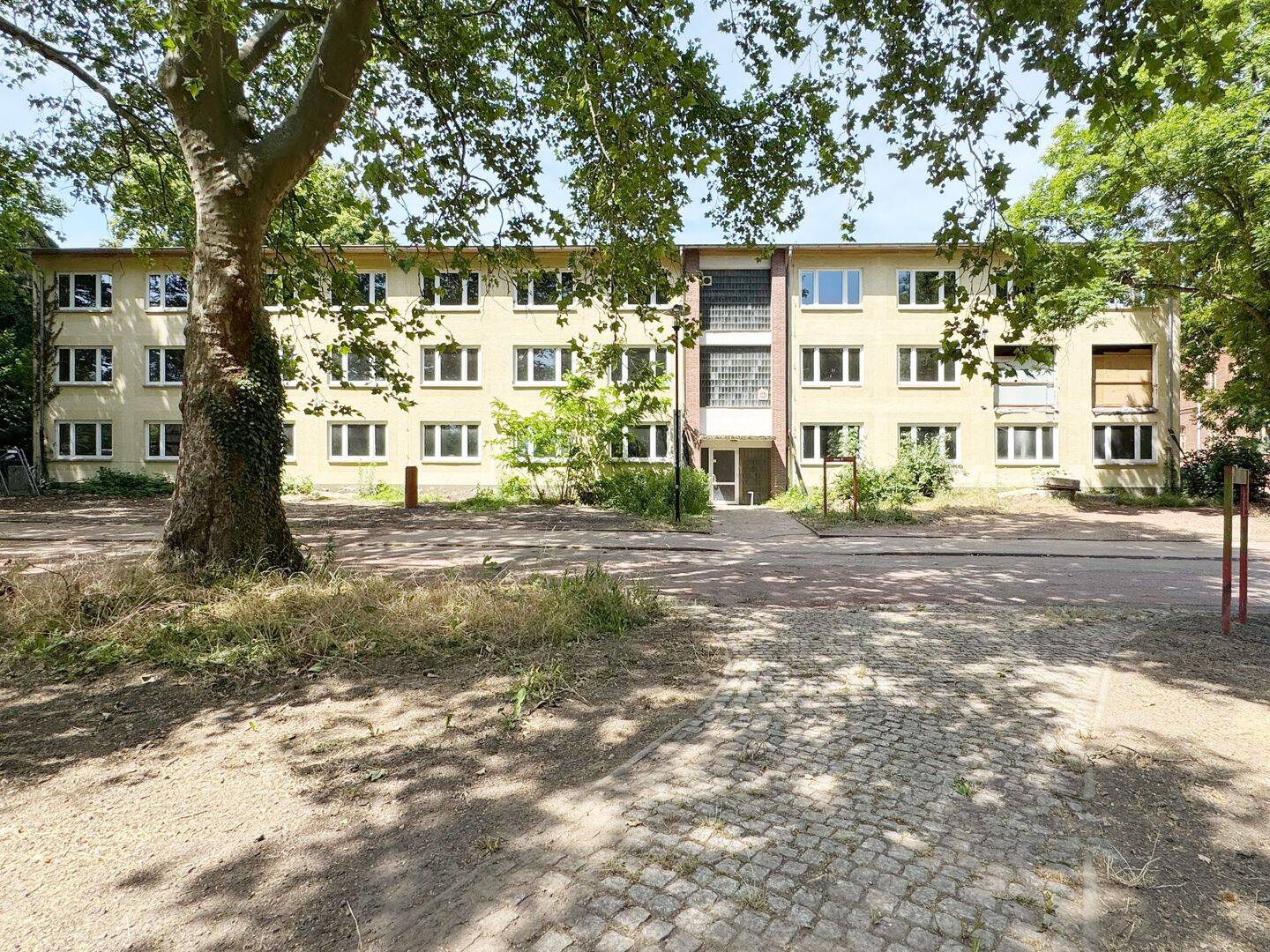 Mehrfamilienhaus zum Kauf - More