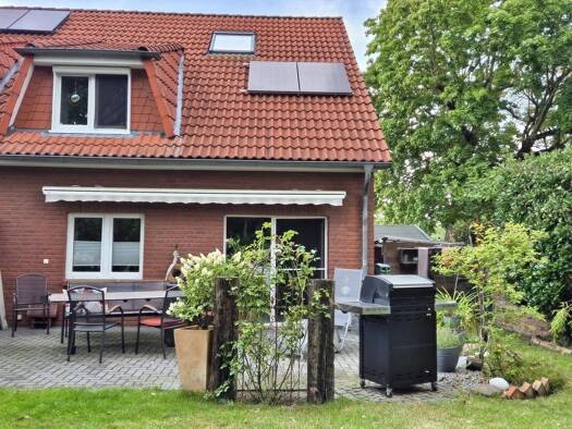 Doppelhaushälfte zum Kauf 329.000 € 4 Zimmer 111 m² 362 m² Grundstück Uetze Uetze 31311