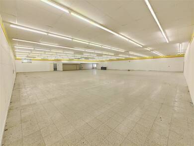 Ladenfläche zur Miete 4 € 974 m² Verkaufsfläche Neustadt Neustadt an der Orla 07806