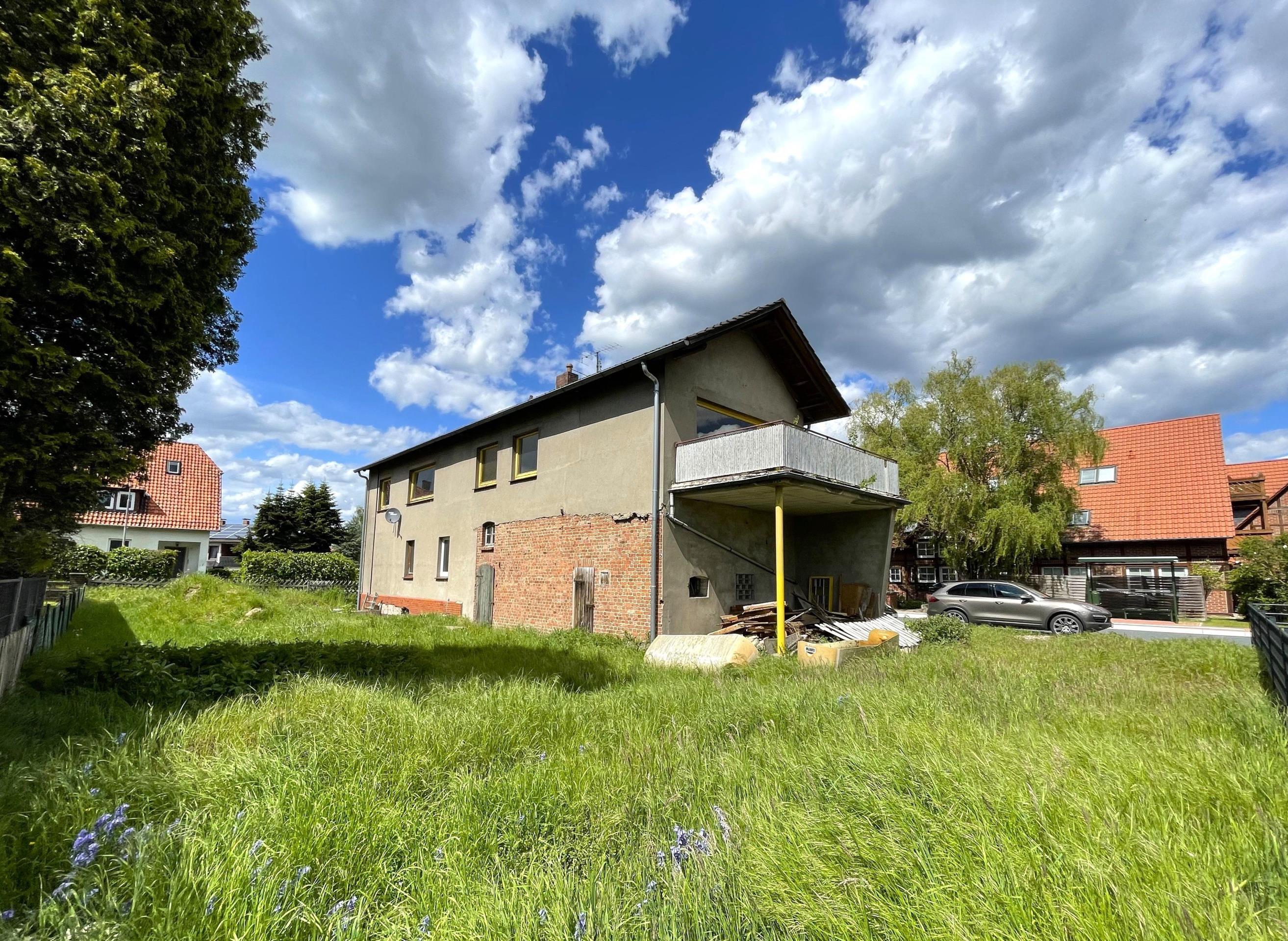 Mehrfamilienhaus zum Kauf als Kapitalanlage geeignet 140.000 € 10 Zimmer 165 m²<br/>Wohnfläche 592 m²<br/>Grundstück Hagenburg Hagenburg 31558