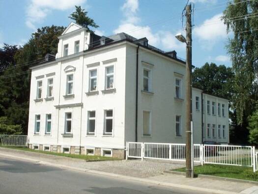 Wohnung zur Miete 715 € 4 Zimmer 130 m² 1. Geschoss frei ab sofort Waldenburger Straße 10 Limbach-Oberfrohna 09212