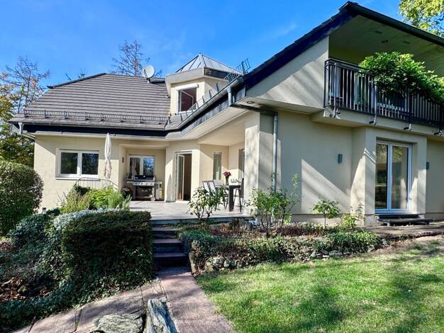 Einfamilienhaus zur Miete 4.800 € 8 Zimmer 256 m² 679 m² Grundstück frei ab 01.01.2027 Falkenstein Königstein 61462