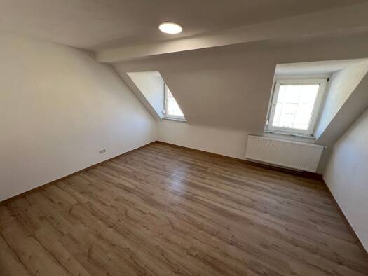 Wohnung zur Miete 1.200 € 4 Zimmer 85 m² Geschoss 3/3 frei ab sofort Sanderau Würzburg 97072