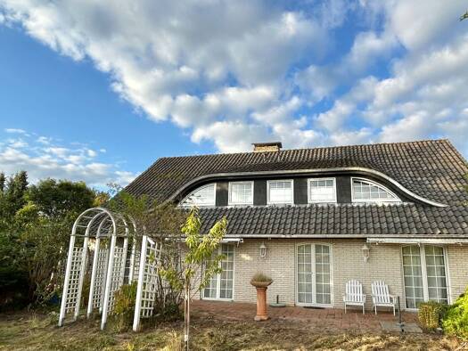 Mehrfamilienhaus zum Kauf provisionsfrei 595.000 € 10 Zimmer 270 m² 1.200 m² Grundstück Gorch-Fock-Straße 14 Neuenkirchen 29643