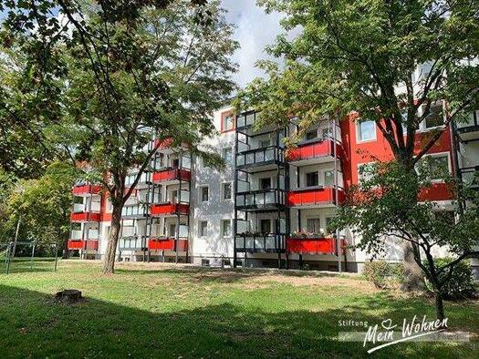 Studio zur Miete 216 € 1 Zimmer 33,3 m² 3. Geschoss frei ab 01.05.2026 Schladebacher Str. 71 Bad Dürrenberg 06231