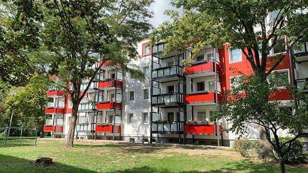 Studio zur Miete 216 € 1 Zimmer 33,3 m² 3. Geschoss frei ab 01.05.2026 Schladebacher Str. 71 Bad Dürrenberg 06231