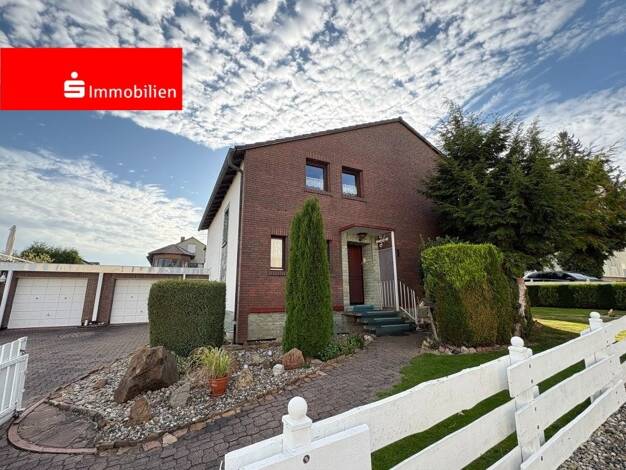 Einfamilienhaus zum Kauf 182.000 € 6 Zimmer 144,6 m² 679 m² Grundstück frei ab sofort Niedervorschütz Felsberg 34587