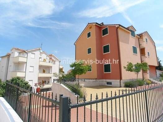 Haus zum Kauf 2.000.000 € 31 Zimmer 1.364 m² Vodice